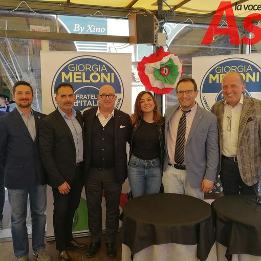 Rappresentanti di Fratelli d'Italia con l'onorevole Montaruli e i candidati