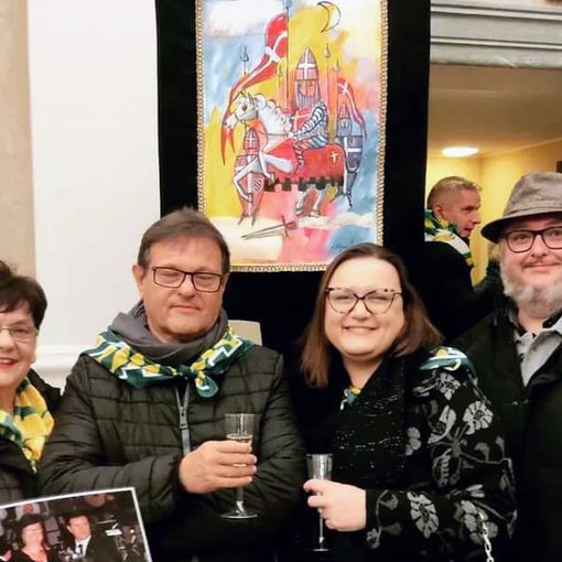 Durizzotto con il premio e la famiglia - Foto dal profilo facebook della figlia Valentina