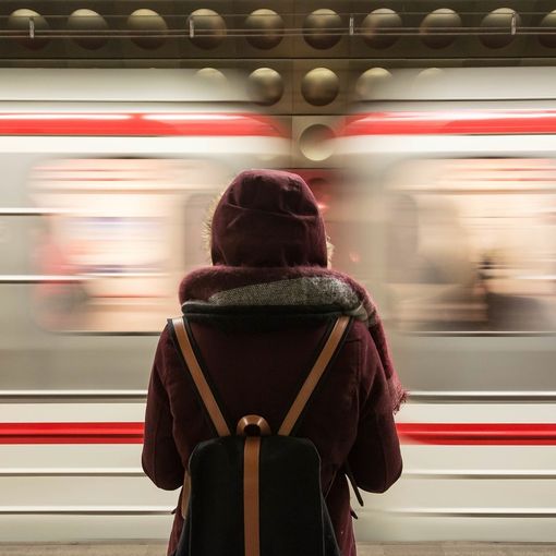 Quarantaquattrenne ai domiciliari per violenza sessuale aggravata a danno di una 14enne