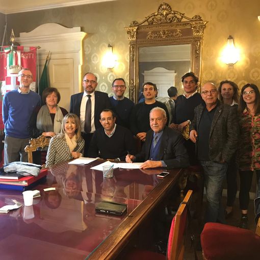 Asti: in via Aliberti decollano storie da tappeto volante