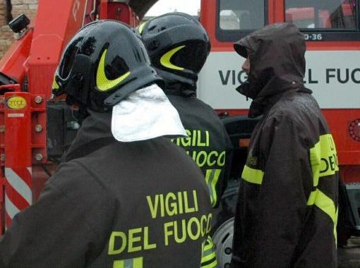 Asti: disagi in tangenziale per l’incendio di cumuli di immondizia nei pressi di un sottopasso