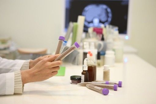 La vitamina B3 contrasta il deperimento fisico causato dal cancro: uno studio apre nuovi scenari nella cura