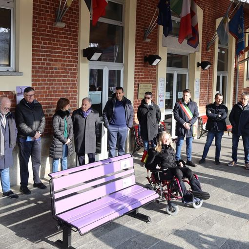Inaugurata ad Astiss la panchina viola contro l'epilessia