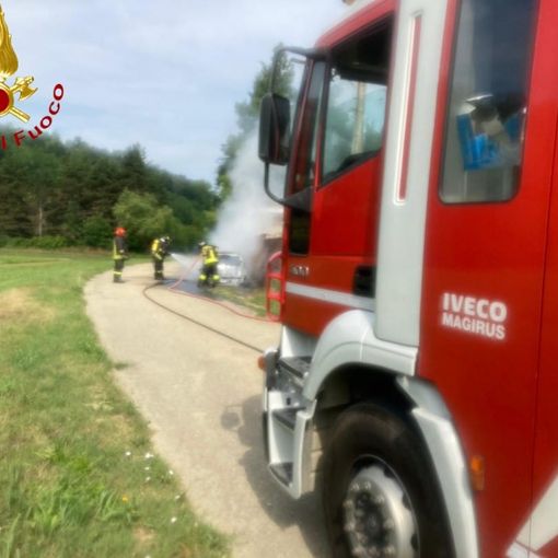 Nuovo incendio auto, questa volta a Variglie, nessun altro mezzo coinvolto