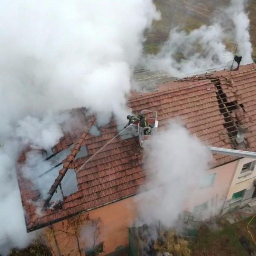 Incendio a Nizza: 4 squadre di vigili del fuoco impegnate. Ultimo aggiornamento