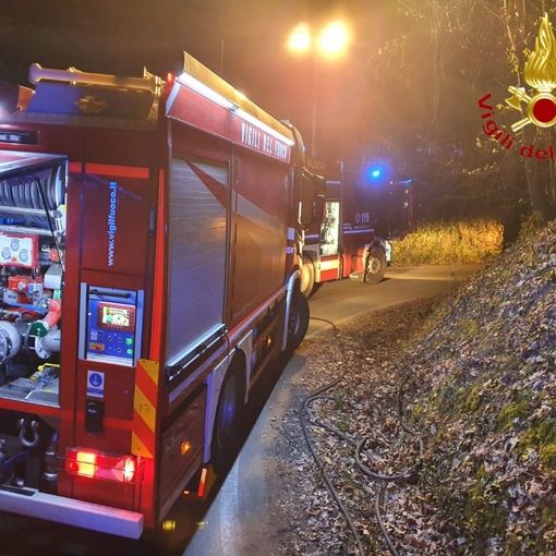 In fiamme un boschetto a San Grato di Sessant