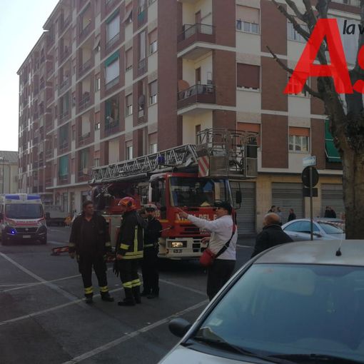 Asti: a fuoco uno scantinato in via Dogliotti. 15 persone intossicate (AGGIORNAMENTO DELLE 16.30)