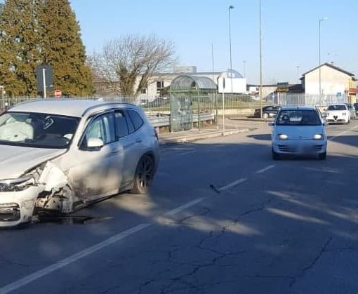 Lunghe code in corso Alessandria a seguito di un incidente stradale