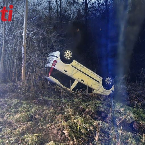 Incidente in strada Valmanera. Macchina cappotta più volte ma ... non c'è nessuno