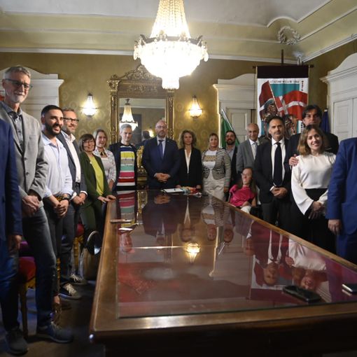 Le dure rispettive giunte durante l'incontro in municipio ad Asti