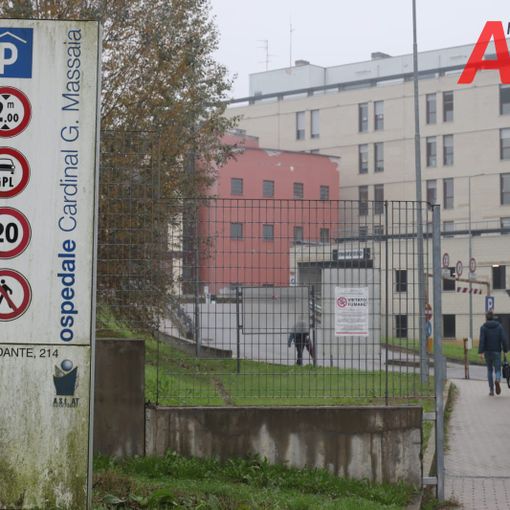 Furti, danneggiamenti e atti vandalici nel parcheggio del Cardinal Massaia riservato ai dipendenti