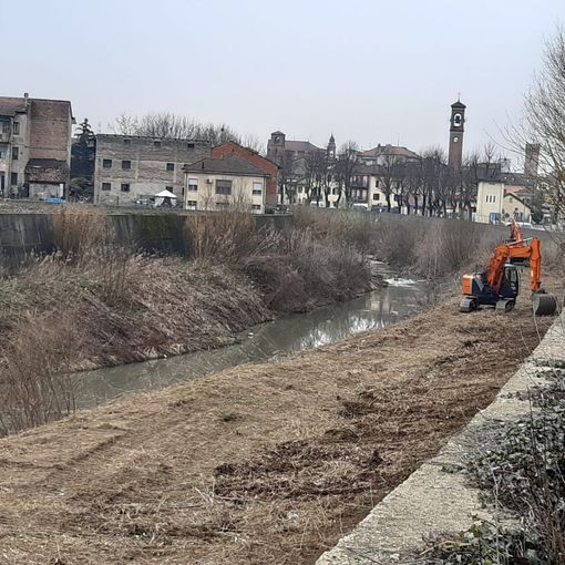 Lavori di manutenzione sul Belbo a Nizza Monferrato, zona centro città [VIDEO]
