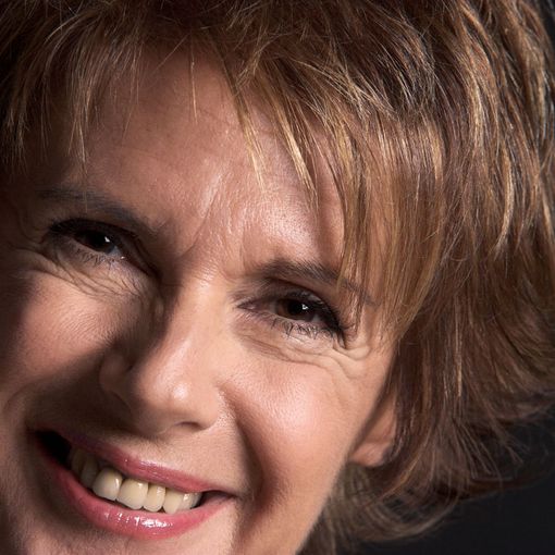 A Moncalvo la stagione teatrale presenta “Questioni di cuore” con Lella Costa