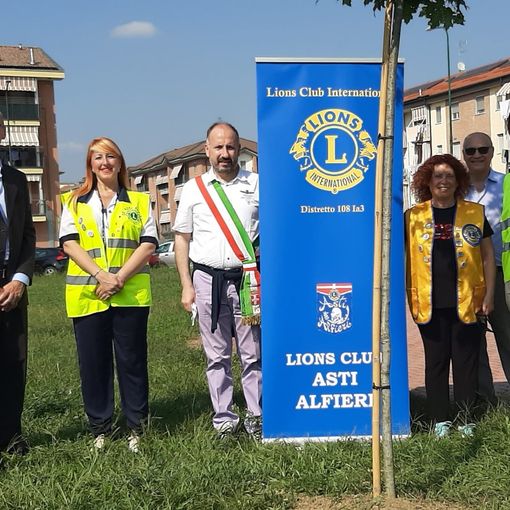 L'assessore all'Ambiente Renato Berzano, Elisabetta Lombardi, il sindaco Rasero, Roberta Pistone, il cerimoniere Giovanni Boccia ed il secondo vice Presidente Paolo Perucca