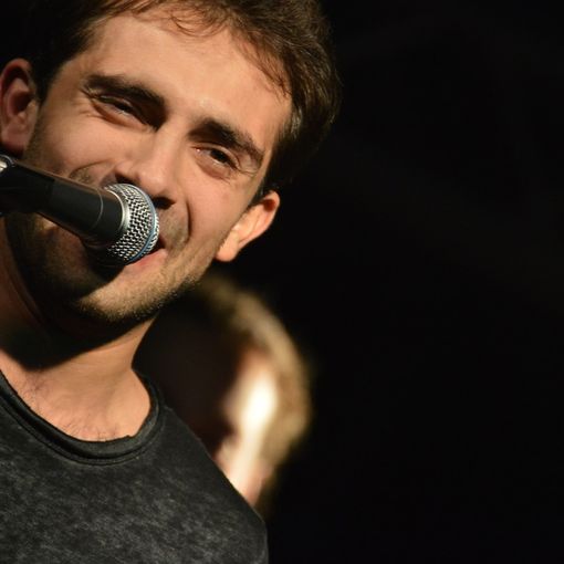 &quot;Lo specchio&quot;, il nuovo singolo dell'astigiano Luca Fogliati