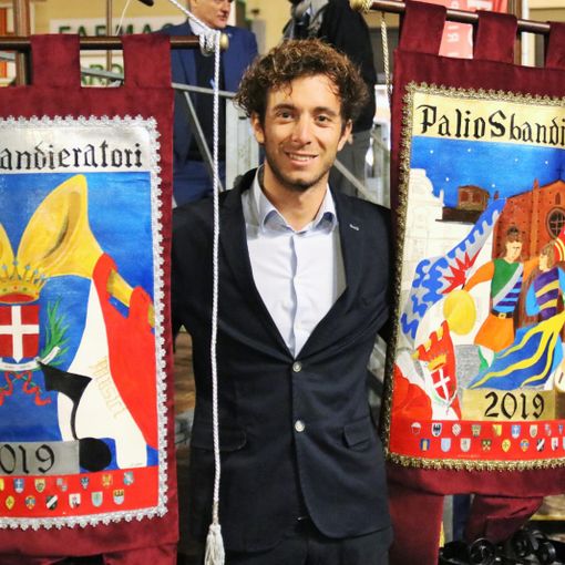 Asti, paliotto 2019, Luca Gippa, autore dei disegni misteriosi