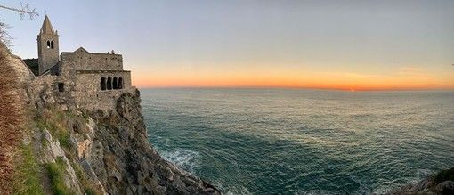 Dal mare all'entroterra, dallo sport al cibo: in Liguria un ventaglio di esperienze possibili a portata di click