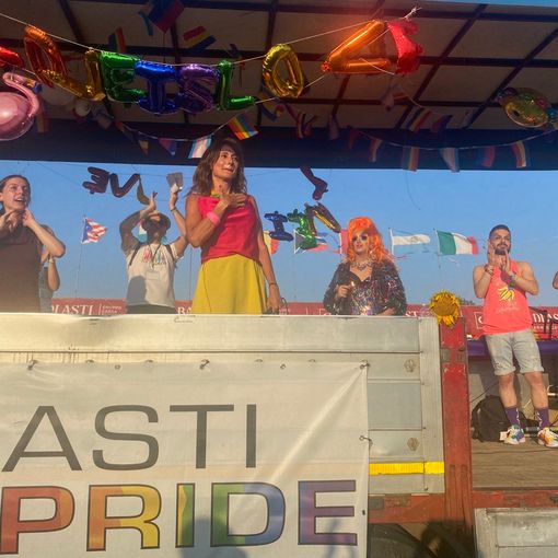 Vladimir Luxuria sul palco del Pride 2022
