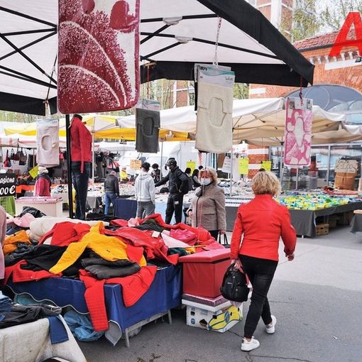 Nuovo cambio location per il mercato di piazza Alfieri. Arriva il sì con una delibera di Giunta