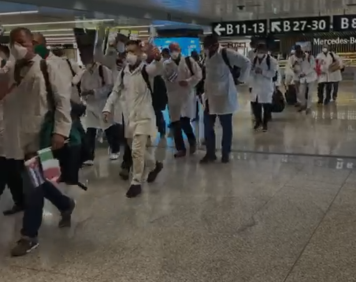 Da Cuba per aiutare l'Italia 52 medici e infermieri: il racconto e le emozionanti immagini dell'imprenditore piemontese Valter Rosso (VIDEO)
