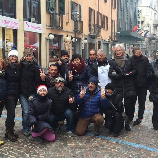 Lo spostamento dei Mercatini di Natale in via Cavour ad Asti, continua a far discutere