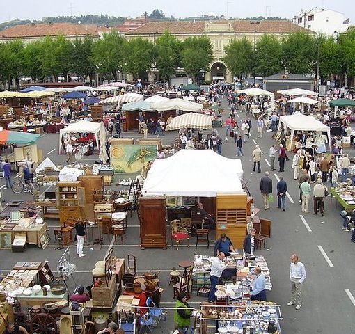 A Nizza Monferrato, domenica 21 luglio Mercatino dell'Antiquariato... e non solo