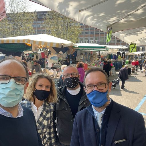 Sindaco e assessori stamattina al mercato