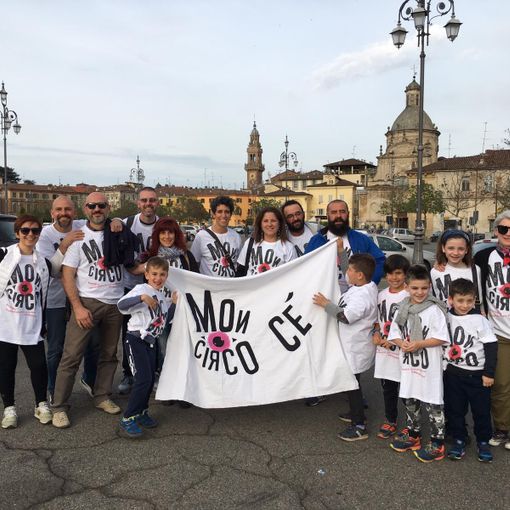Un gruppo di fans di Mon Circo al Fantasy Festival di Casale