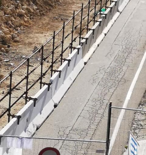 Moncalvo, iniziato lo spostamento della barriera in corso XXV Aprile