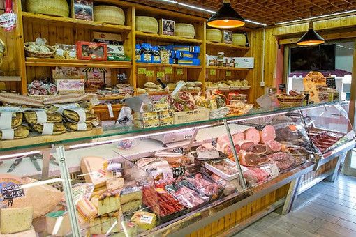 Asti e Piemonte in Zona Rossa contro il Covid-19: ecco i negozi che rimangono aperti