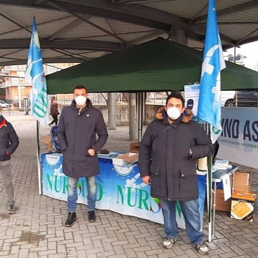 Nursind, infermieri, gazebo, saturimetro e zaino