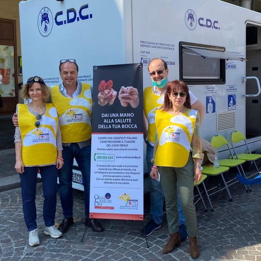 Ad Asti la prevenzione per il carcinoma del cavo orale è tornata in piazza. Le visite gratuite continuano per tutto il mese