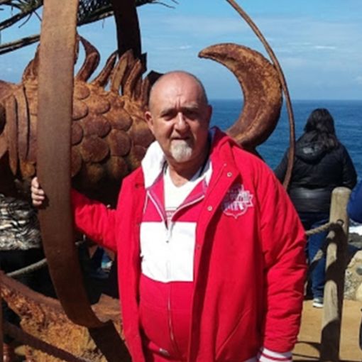 Renzo Sicco nel giardino di Casa Neruda a Isla Negra