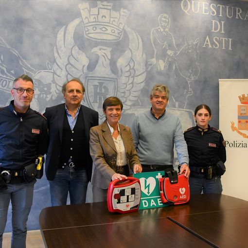 Da oggi c'è un secondo defibrillatore in dotazione alla Polizia di Stato