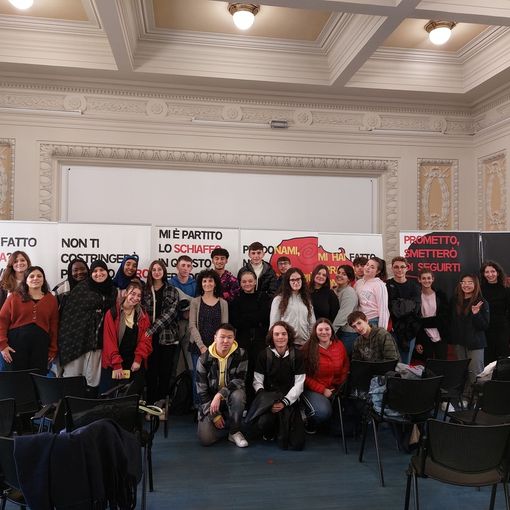 La voce ....Delle scuole: all’Istituto Alfieri di Asti arriva la mostra SOS Donna