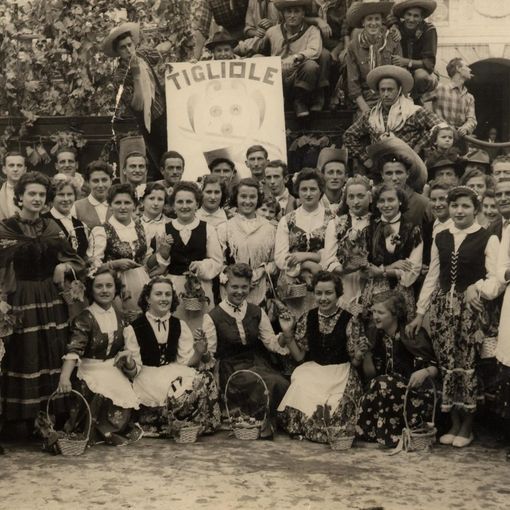 Tigliole alla Festa dell'Uva di San Damiano, una delle foto storiche ospitate sulla piattaforma