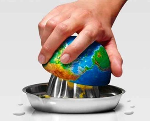 Fridays for Future Asti: &quot;Per tutto il 2020 siamo in debito con il Pianeta, stiamo rubando il futuro alle prossime generazioni&quot;