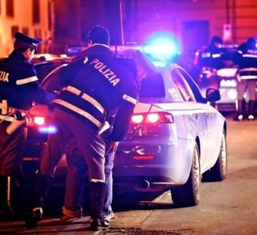 Spari ad Asti: è un pregiudicato l'uomo ferito alle gambe e al costato nella sua casa di via Madre Teresa