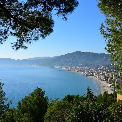 Alassio, la Città degli Innamorati, &quot;sboccia&quot; per San Valentino