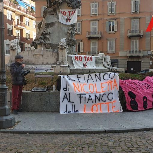 In corso ad Asti il presidio di solidarietà nei confronti di Nicoletta Dosio