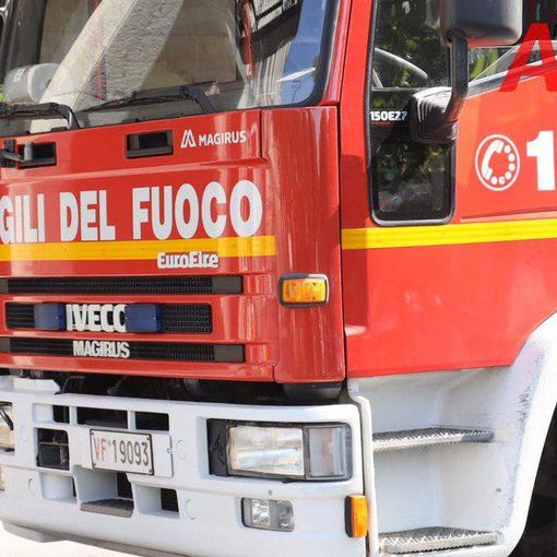 Calamandrana: mezzo urta tubo e causa una fuga gas. Sul posto i Vigili del Fuoco