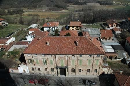 Alla Biblioteca di Buttigliera i libri si consegnano sulla soglia
