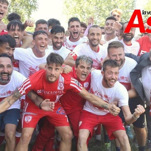Rasero brinda all'Asti in D con lo champagne. La minoranza: &quot;Quel vino non rappresenta la città. Sarebbe stato un bel segnale brindare con l'Asti&quot;