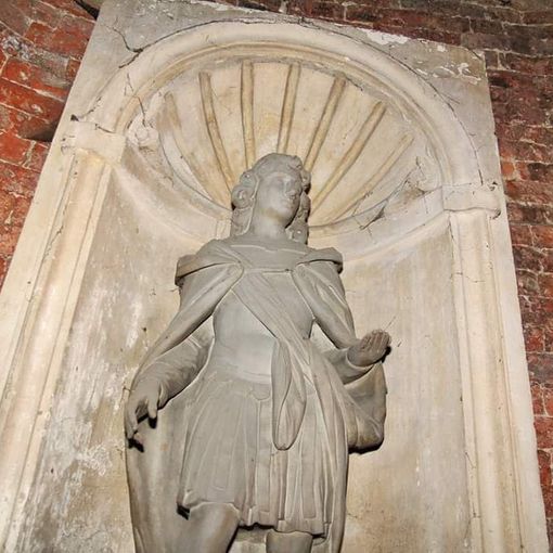 Statua di San Secondo del 1618 all'interno della Torre Rossa. Ph Merfephoto