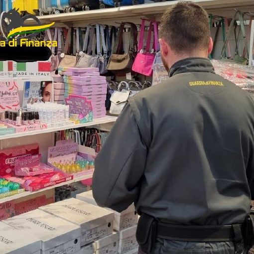 Oltre 24mila prodotti e mille calzature sequestrate dalla Guardia di Finanza di Asti