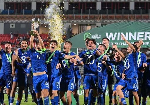 L'esultanza degli azzurrini dopo la vittoria con il Portogallo (foto FIGC)