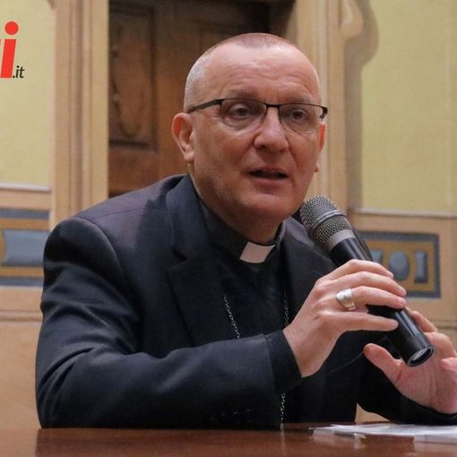 Il vescovo di Asti Marco Prastaro