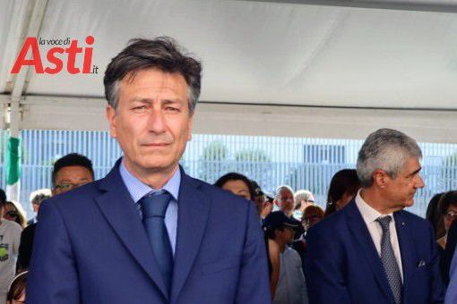 Il prefetto Claudio Ventrice ritratto (ph. Efrem Zanchettin) nel corso della cerimonia del 2 giugno 2022. Alle sua spalle il suo predecessore, Alfonso Terribile