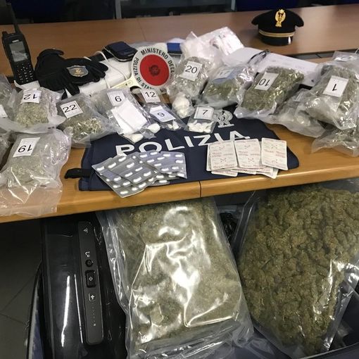 Sei chili di marijuana, cocaina e 250 pasticche di Subutex: maxi sequestro di droga da destinarsi anche ad Asti[VIDEO]