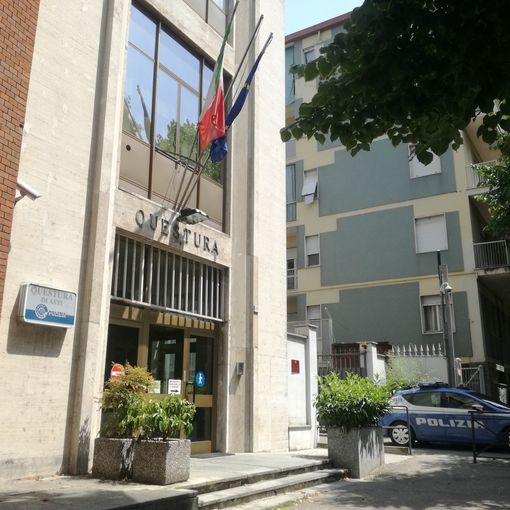 Asti, il monumento ai Caduti della polizia, sarà scoperto venerdì alle 12 accompagnato dalla voce di Enrico Iviglia